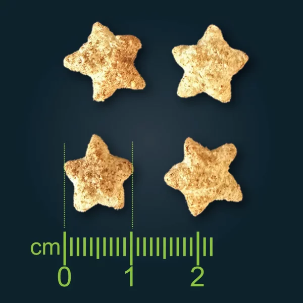 Sternförmige extrudierte Knabbersnacks mit feiner Struktur aus der Herstellung von Naturalfood.